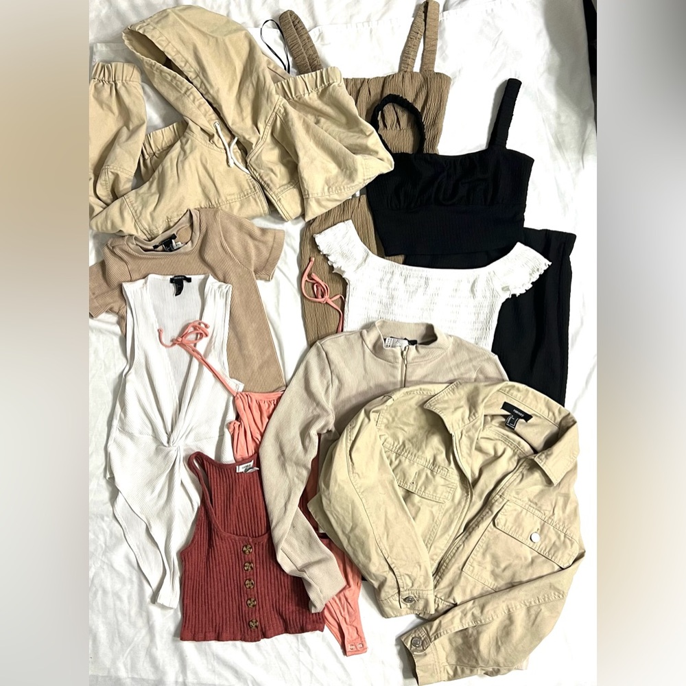 Huge Forever 21 Lot, can’t beat this deal!